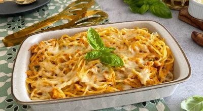 Macarronada de frango com creme de leite