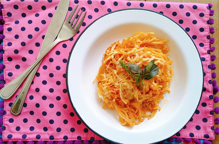 Macarronada de frango com creme de leite