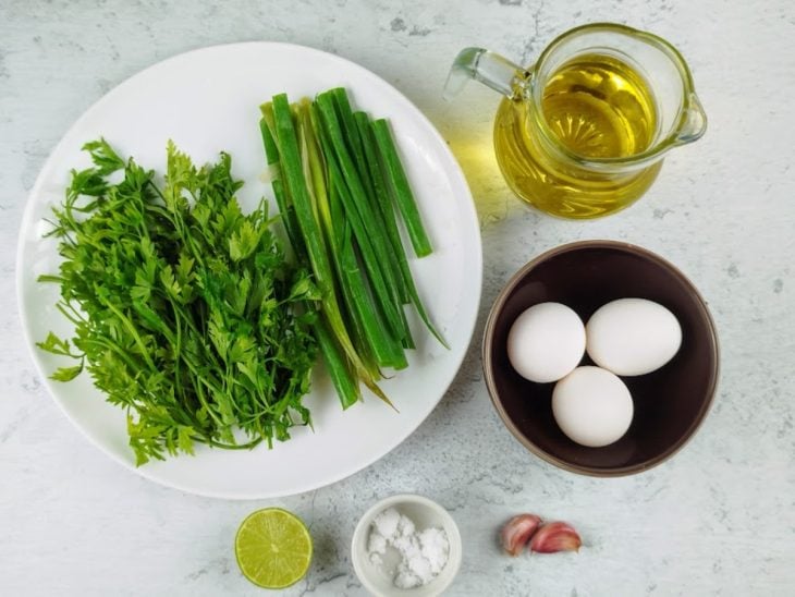 Ingredientes para a receita de maionese temperada.
