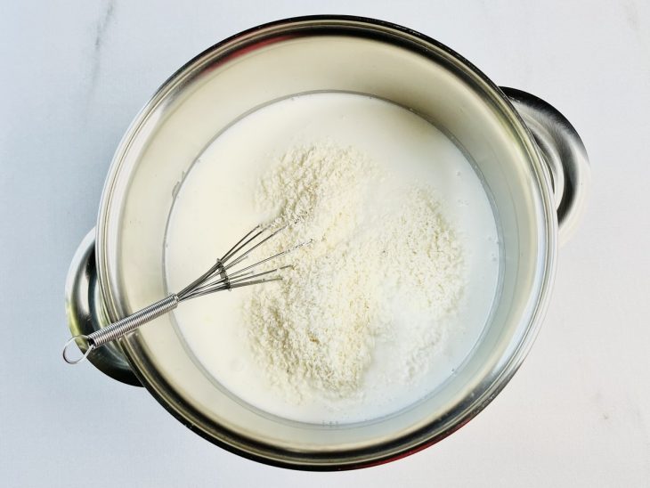 Ingredientes adicionados na panela.