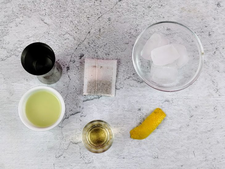 Ingredientes reunidos na bancada.