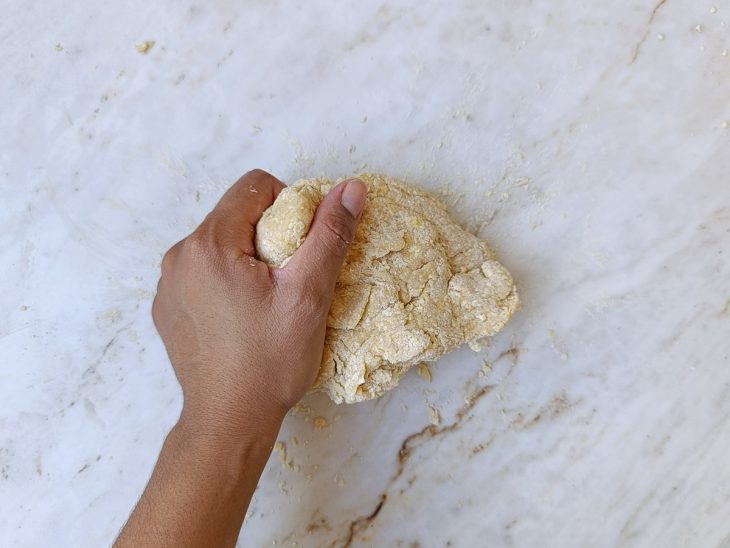 Massa ainda irregular começando a ganhar consistência.