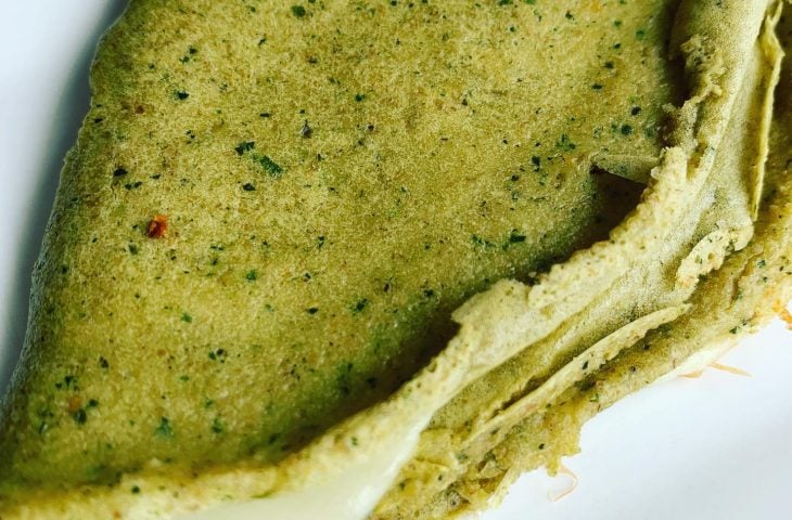 Massa de panqueca com pesto