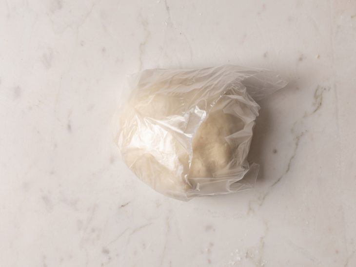 Massa embrulhada num saquinho.