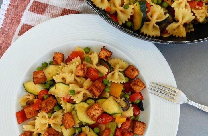 Massa de vegetais com tofu