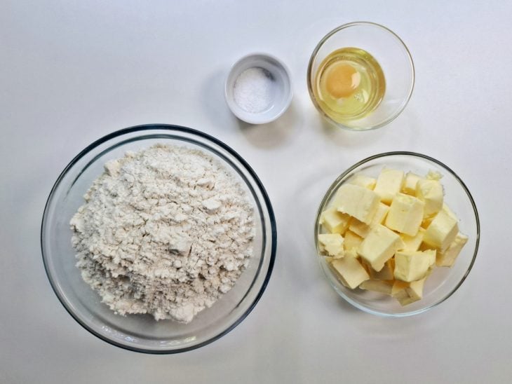 Ingredientes para a receita de massa podre tradicional.