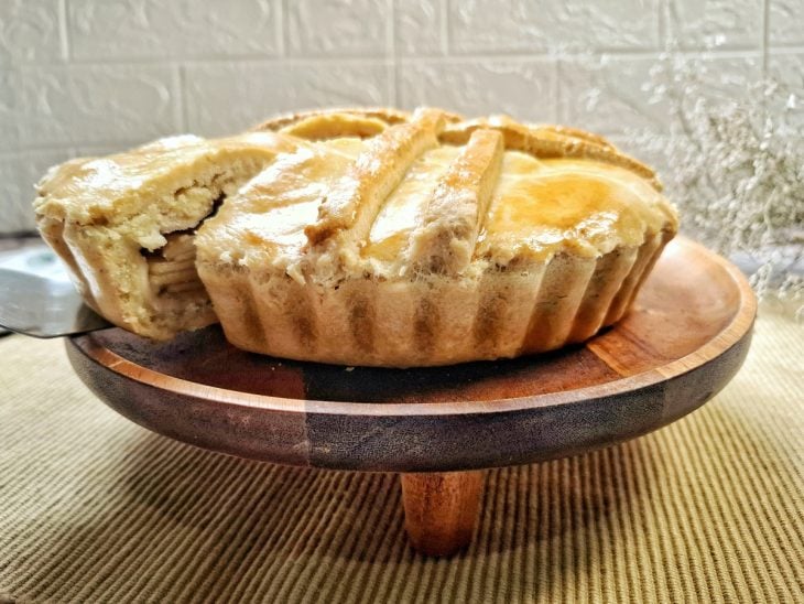 Massa utilizada para preparar uma torta pronta para consumo.