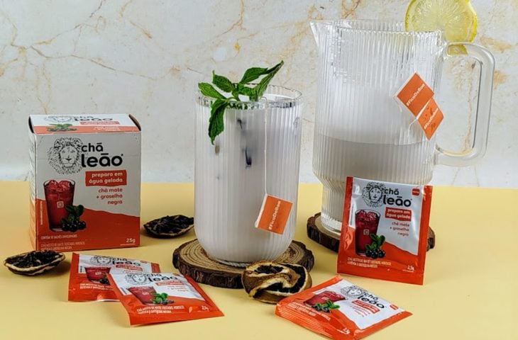 Mate suíço com groselha negra
