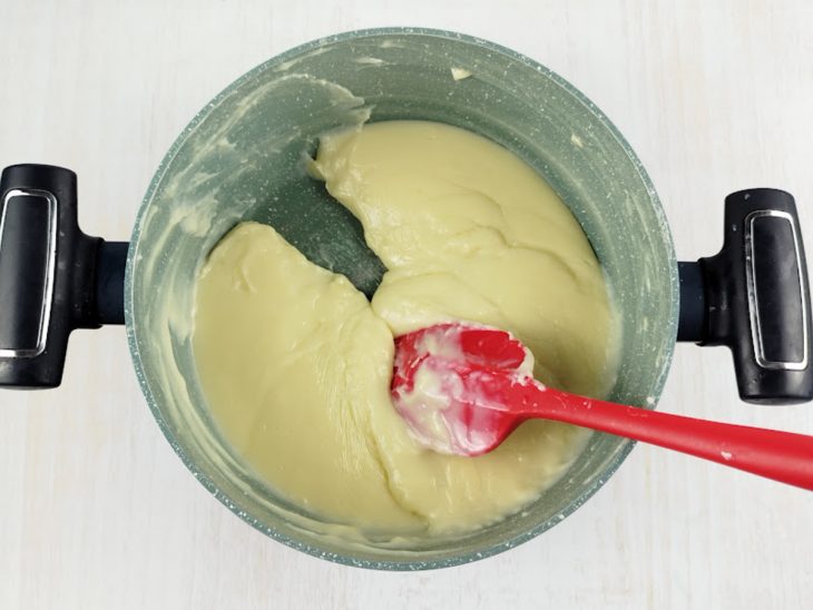 Mistura encorpada na panela.