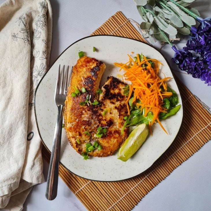 Merluza com crosta de parmesão