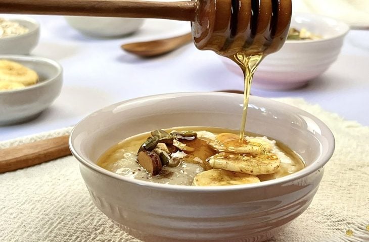 Mingau de aveia com leite de coco
