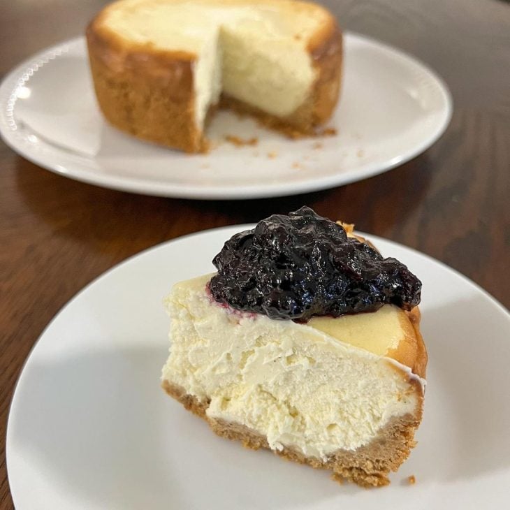 Mini cheesecake com geleia de mirtilo e limão siciliano