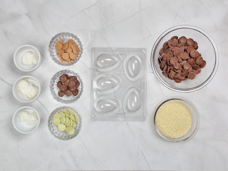Uma bancada com os ingredientes.