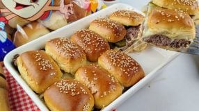 Minicheeseburguer no forno