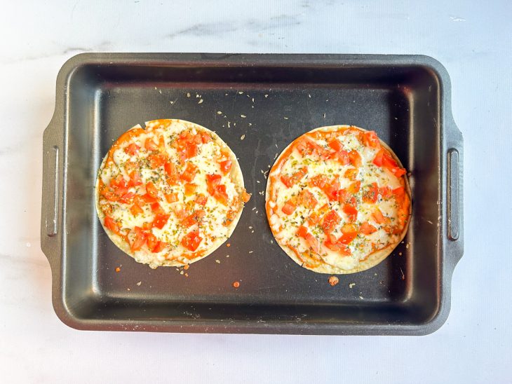 Minipizzas saídas do forno.