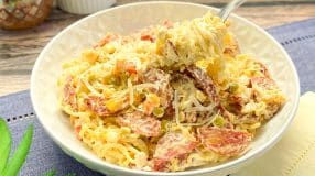 Miojo gourmet com calabresa