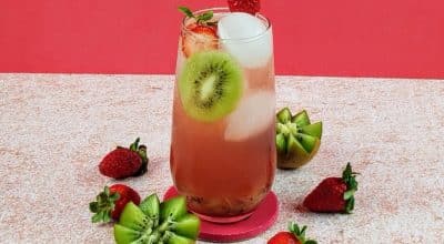Mocktail de morango com kiwi