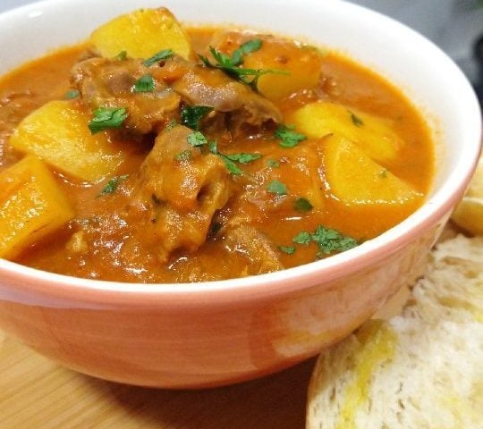 Moela ao molho com batatas