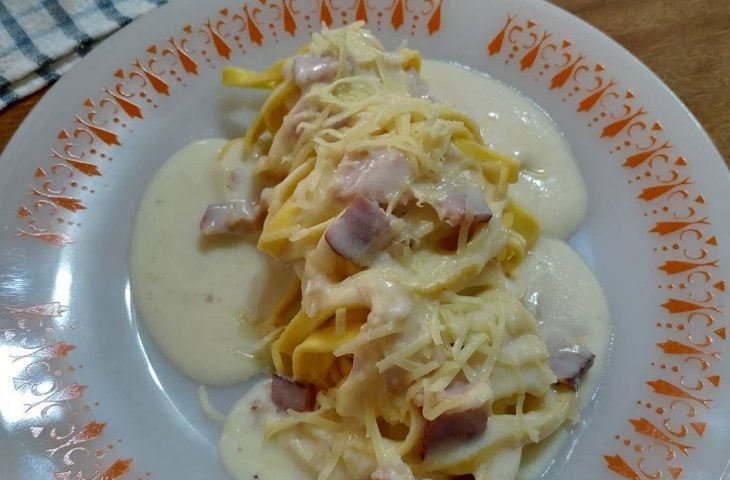 Molho branco com bacon fácil