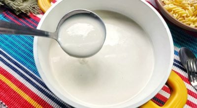 Molho branco com creme de leite e queijo
