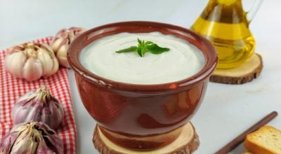 Molho de alho com leite