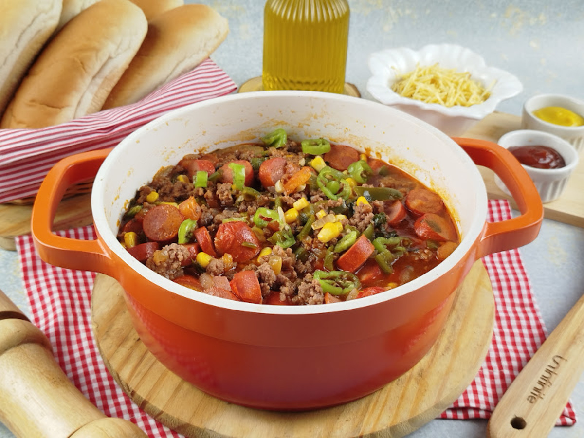 Molho de cachorro-quente com carne moída