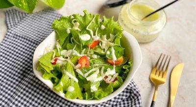 Molho de iogurte com hortelã para salada