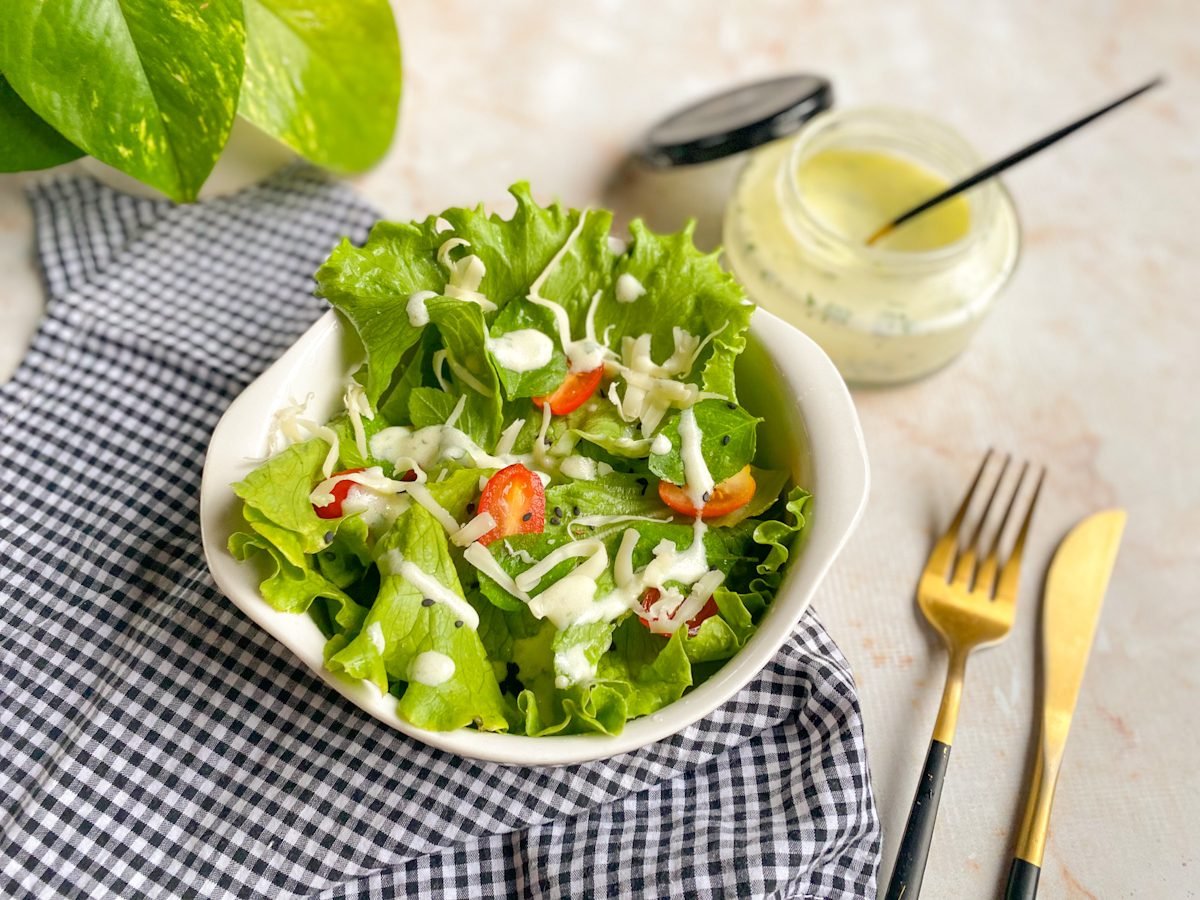 Molho de iogurte com hortelã para salada