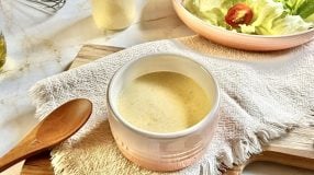 Molho de iogurte com mostarda dijon