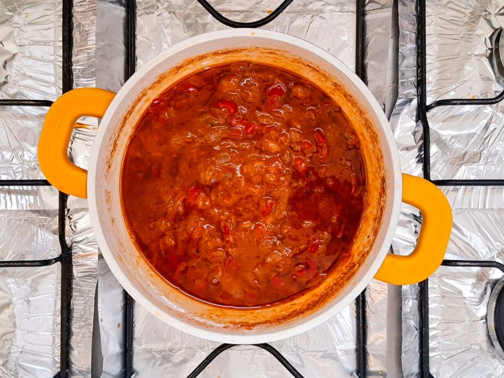 Molho esfriando na panela.