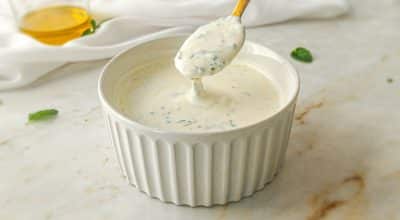 Molho de salada com creme de leite