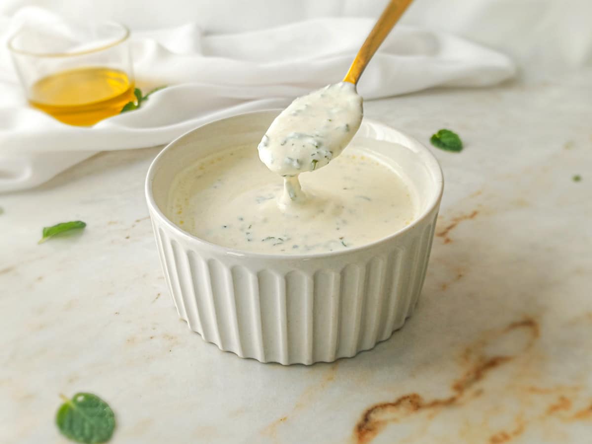 Molho de salada com creme de leite