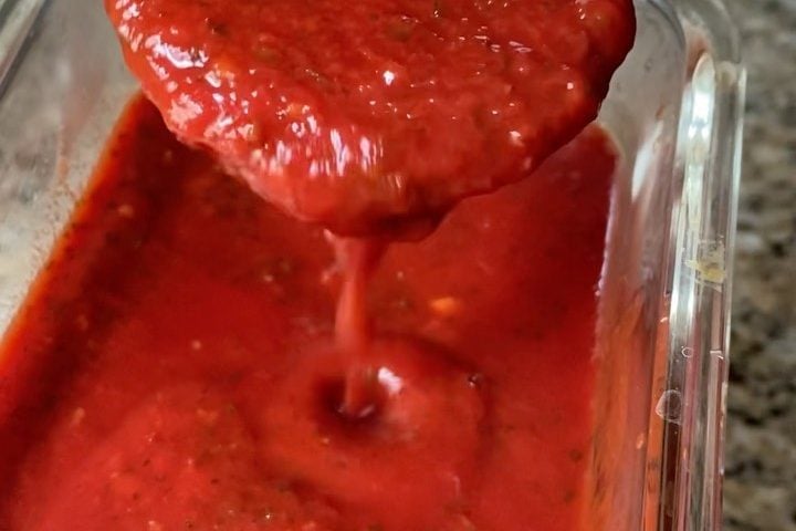 Molho de tomate com orégano