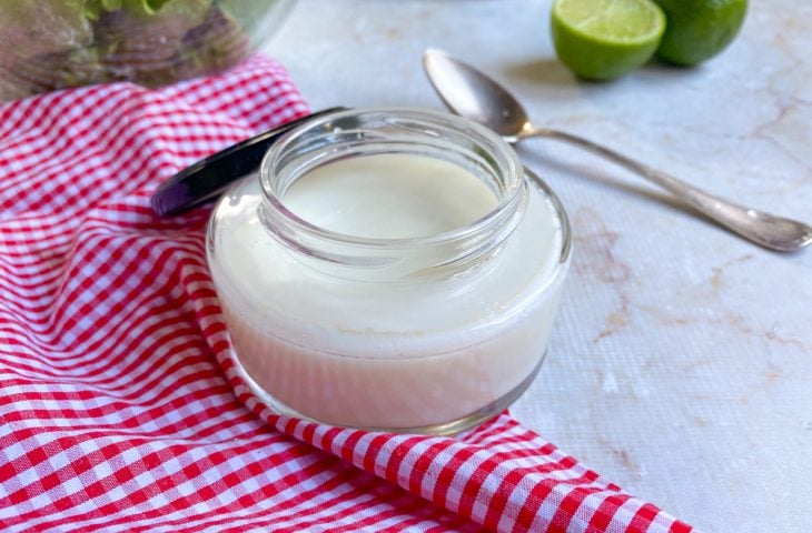 Molho para salada com iogurte natural e mel