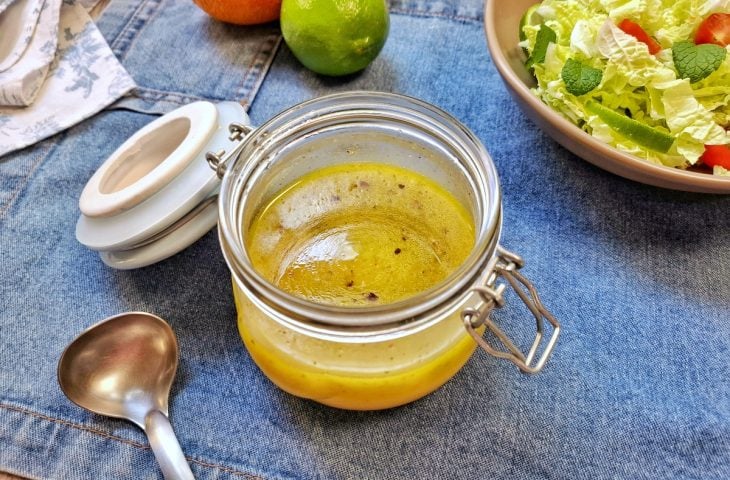 Molho para salada tropical com limão