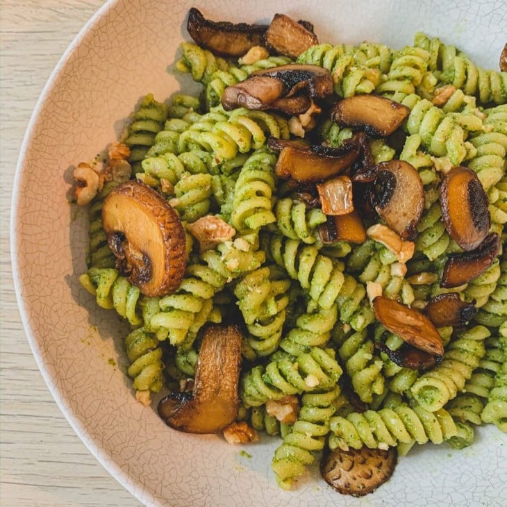 Molho pesto vegano de coentro