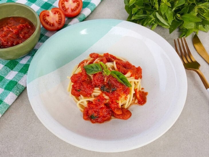 Molho pomodoro servido.
