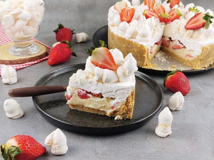 Morangoffee servido no prato.