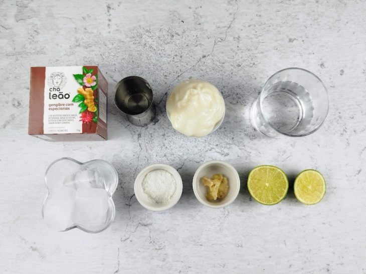 Ingredientes da receita sobre a bancada.