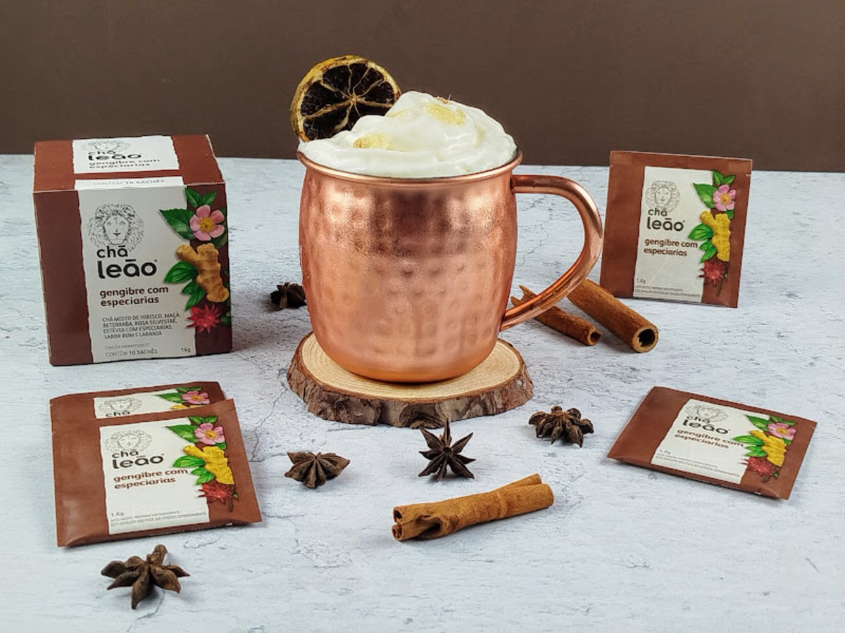 Moscow Mule com chá de gengibre e especiarias