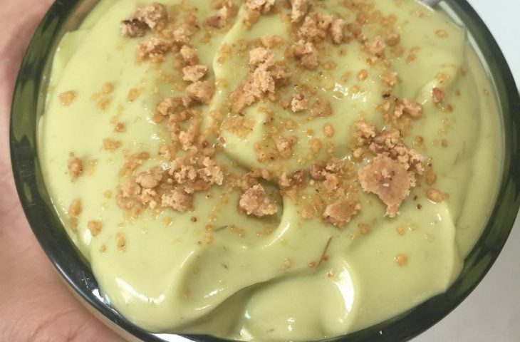 Mousse de abacate com amendoim