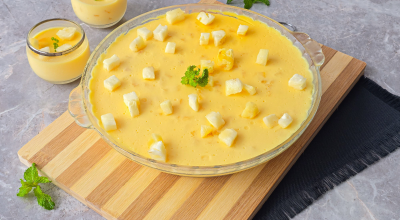 Mousse de abacaxi com gelatina