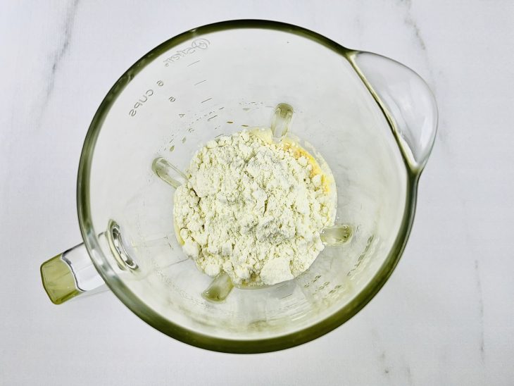 Ingredientes colocados no liquidificador.