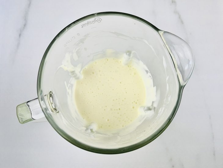 Ingredientes incorporados no liquidificador.