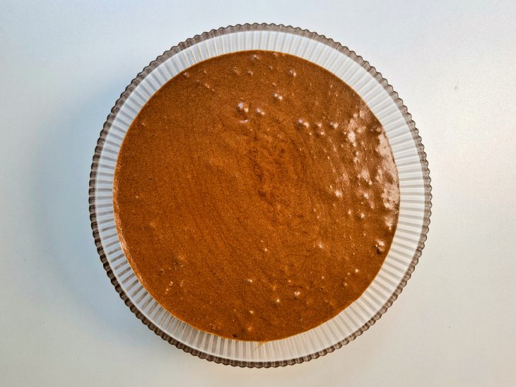 Creme transferido para uma tigela.