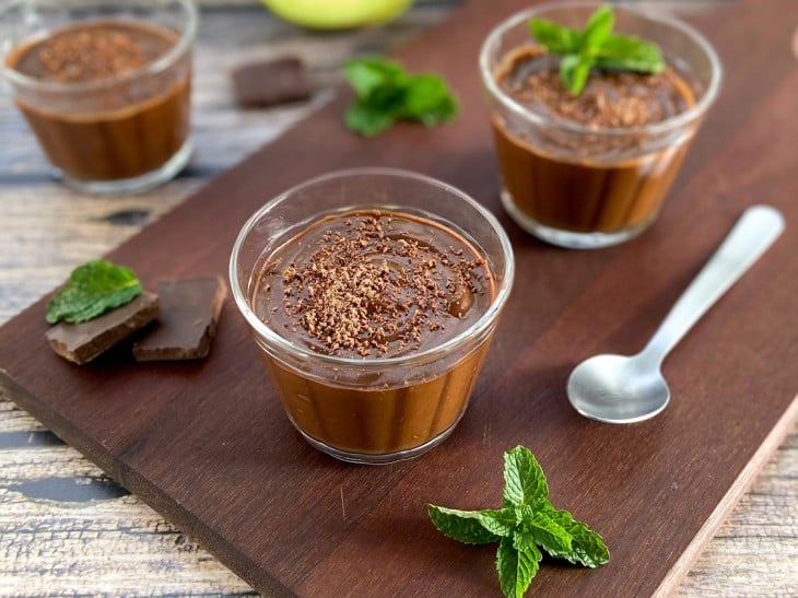 Mousse de chocolate com abacate finalizado.