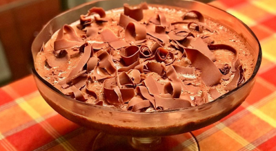 Mousse de chocolate com avelãs