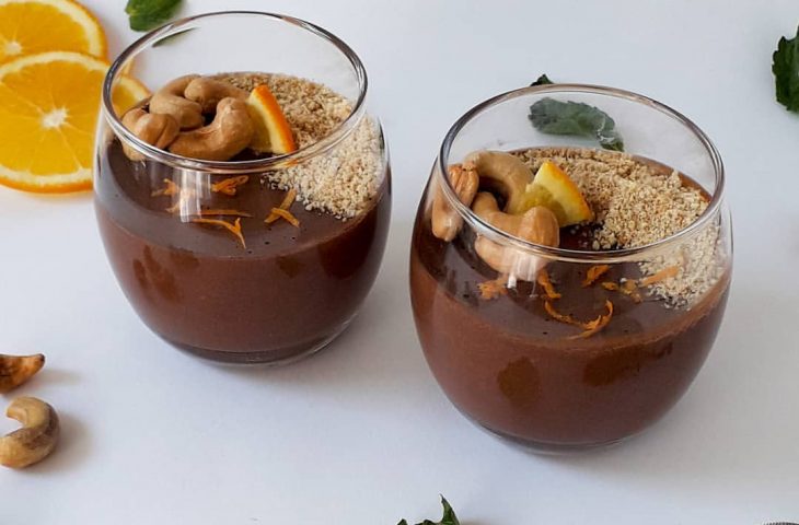 Mousse de chocolate com leite vegetal