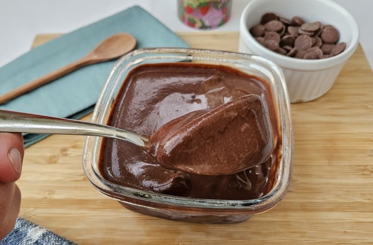 Mousse de chocolate simples