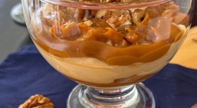 Mousse de doce de leite com nozes